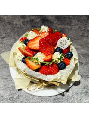 士多啤梨。巴斯克芝士蛋糕