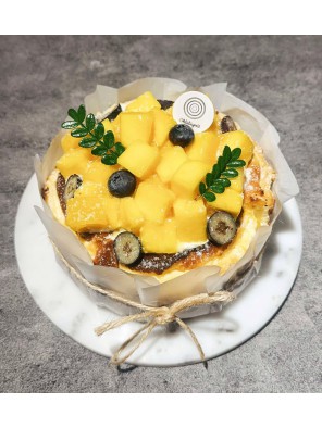 芒果。巴斯克芝士蛋糕